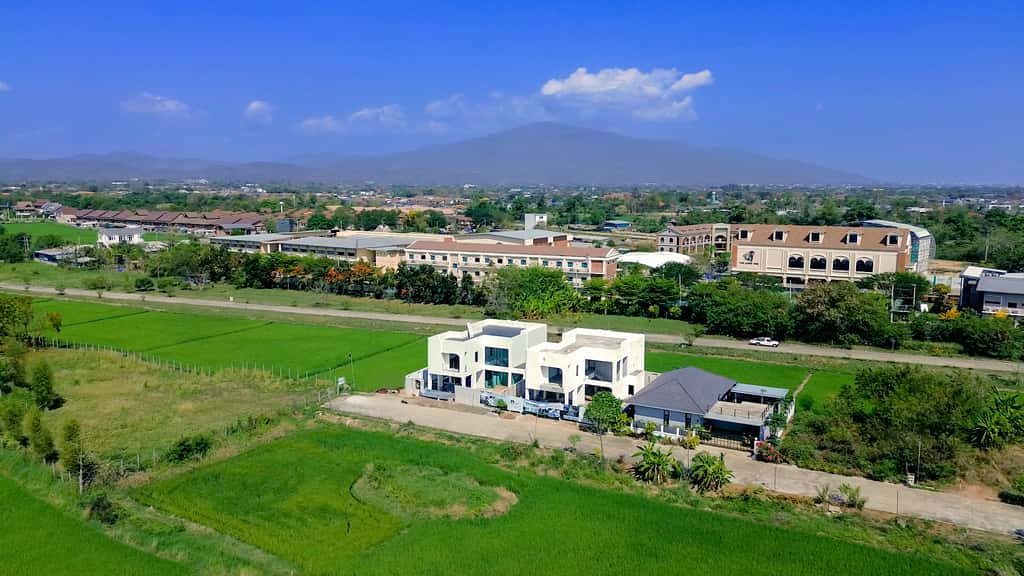 รูป Luxury Pool Villa วิวภูเขา โอบล้อมทุ่งนา  ทำเลหายาก ใกล้ Lanna International School เพียง 600 เมตร  - รูปที่ 8/41