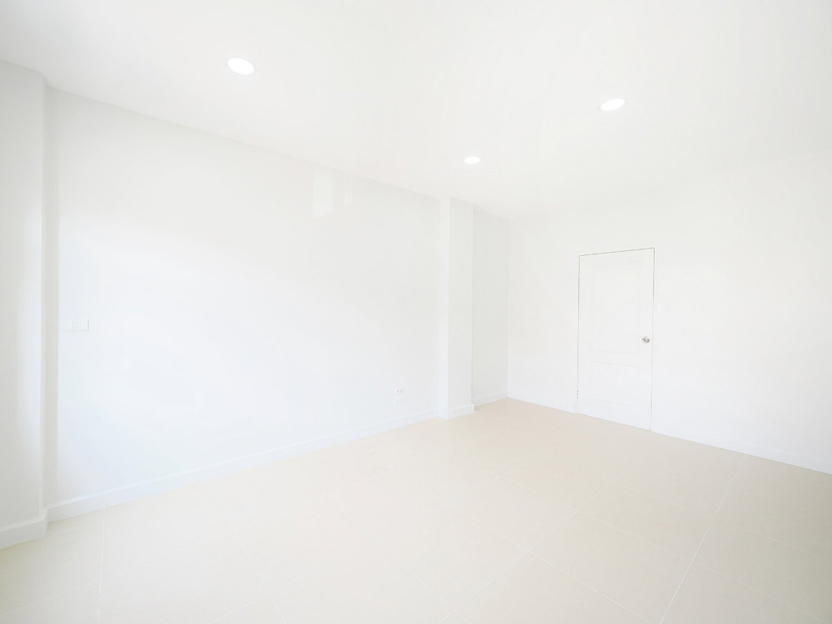 รูป Clearance Sale อาคารพาณิชย์ 3 ชั้น ม.เวนิสดิไอริส ขนาด 31.5 ตร.ว. 3นอน 3น้ำ ทำเลดีหลังมุม ตกแต่งใหม่ทั้งหลัง ต่อเติมเต็มพื้นที่ [วัชรพล – สุขาภิบาล5] - รูปที่ 20/41