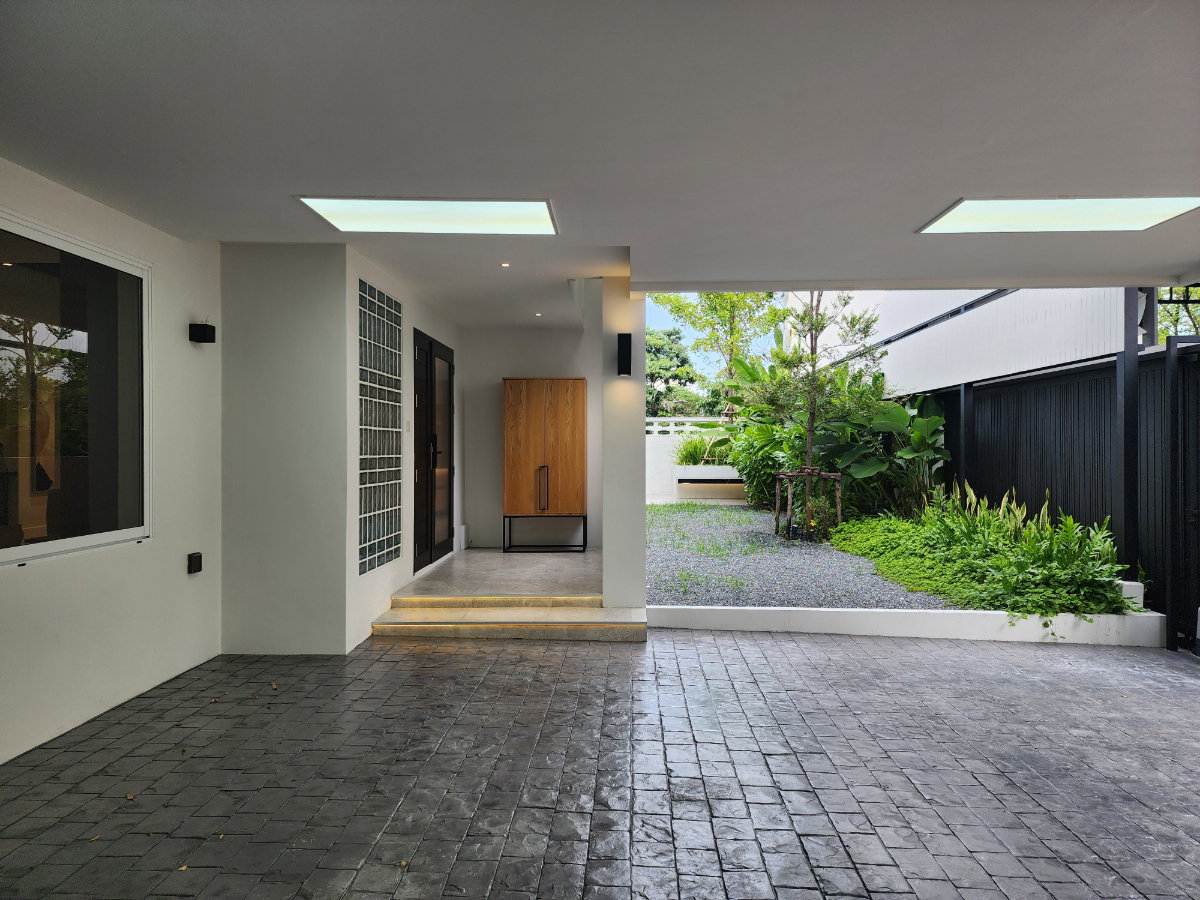 รูป บ้านให้ครอบครัวสไตล์อบอุ่นและทันสมัย ใกล้โรงเรียนนานาชาติ Bangkok Prep | สุขุมวิท 71 ใกล้ BTS พระโขนง - รูปที่ 4/32