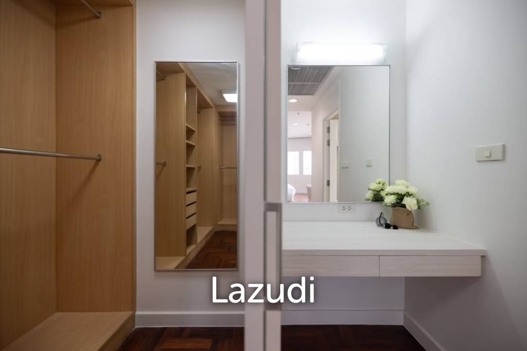 รูป 250.0 ตร.ม. 4 ห้องนอน 4 ห้องน้ำ คอนโดสำหรับ เช่าใน คลองตัน - รูปที่ 12/22