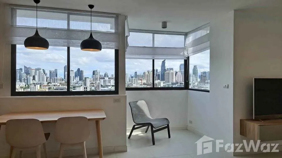 picture J.C. Tower 6112424 - 4/10