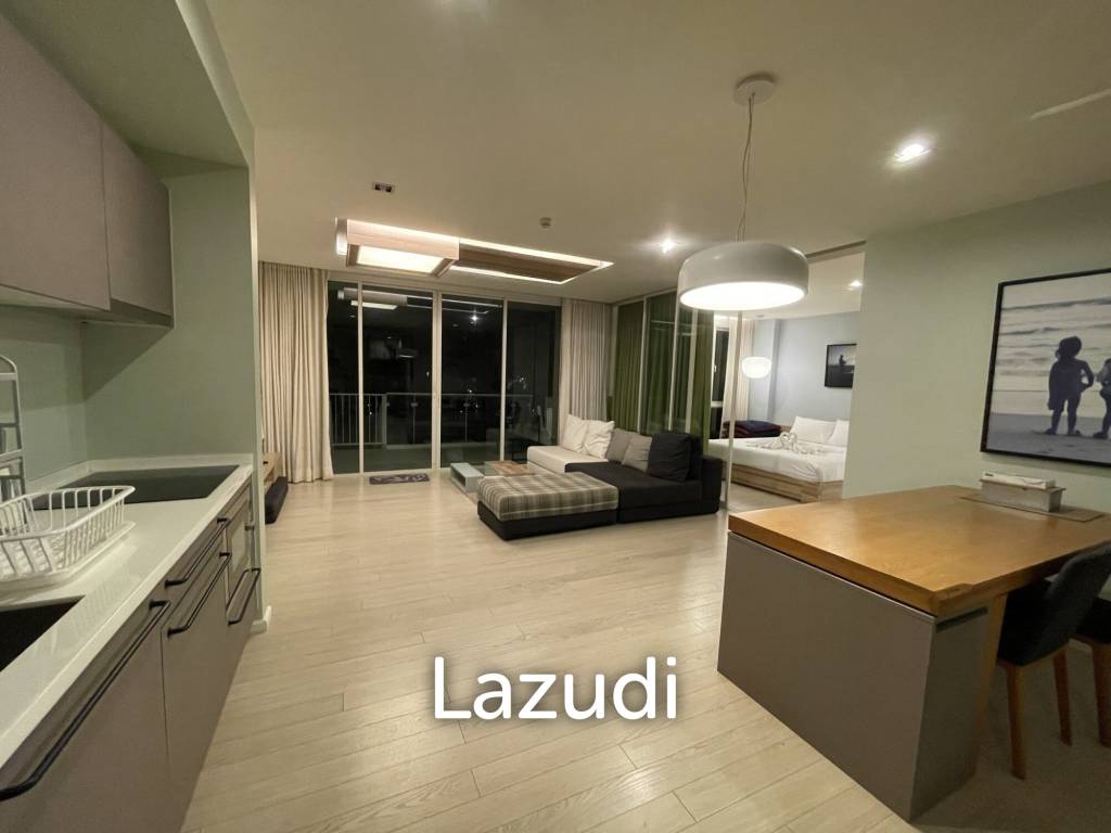 picture WAN VAYLA : Luxurious 2 Bed Condo with Pool Access - 1/14