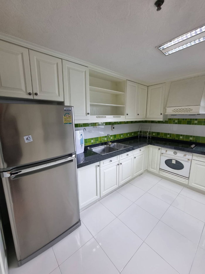 รูป LTH3875 – Baan Suanpetch FOR RENT 3 beds 3 baths size 263 Sq.M. Nearby BTS Phrom Phong station ONLY 80k/Month - รูปที่ 2/6