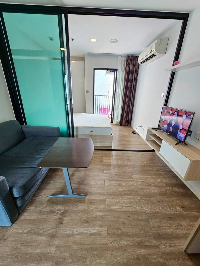 รูป เอพพิโซด ใกล้รถบีทีเอสสถานีสายหยุด - รูปที่ 1/13