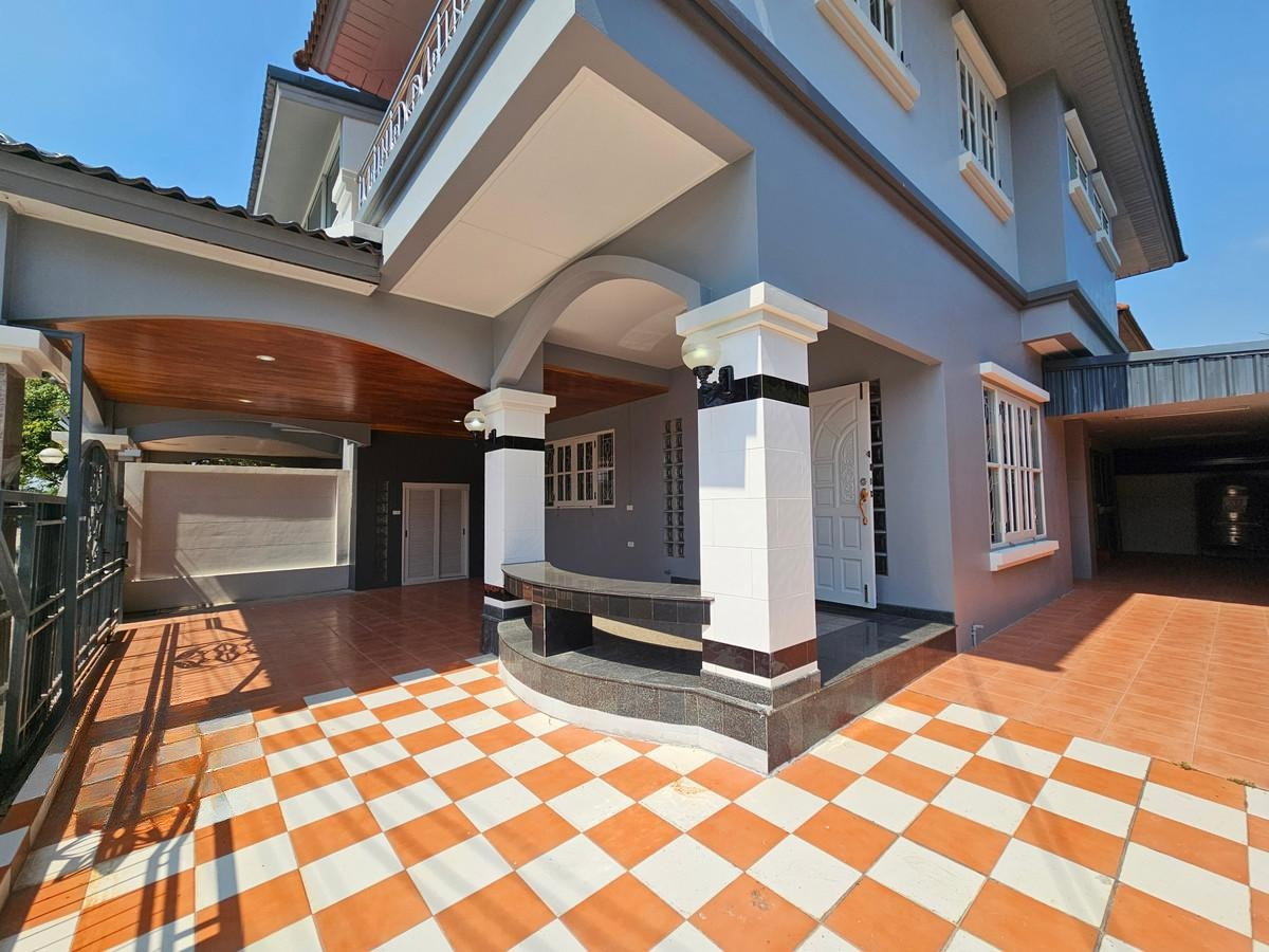 รูป 🏡 ให้เช่าบ้านเดี่ยว 2 ชั้น ย่านปิ่นเกล้า - ศาลายา | หมู่บ้านสวนดอกไม้ บรมราชชนนี 105 ✨ บ้านหลังใหญ่ ใกล้เมือง เดินทางสะดวก - รูปที่ 12/15