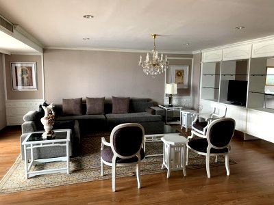 Condos for rent : LTH5135 – Regent on the Park 2 FOR RENT 3 beds 3 baths size 265.54 Sq.M. Nearby BTS Ekkamai station ONLY 85k/Month