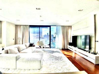 คอนโดให้เช่า : LTH3944 – MARQUE Sukhumvit FOR RENT 2 beds 3 baths size 138 Sq.M. Nearby BTS Phrom Phong station ONLY 150k / month