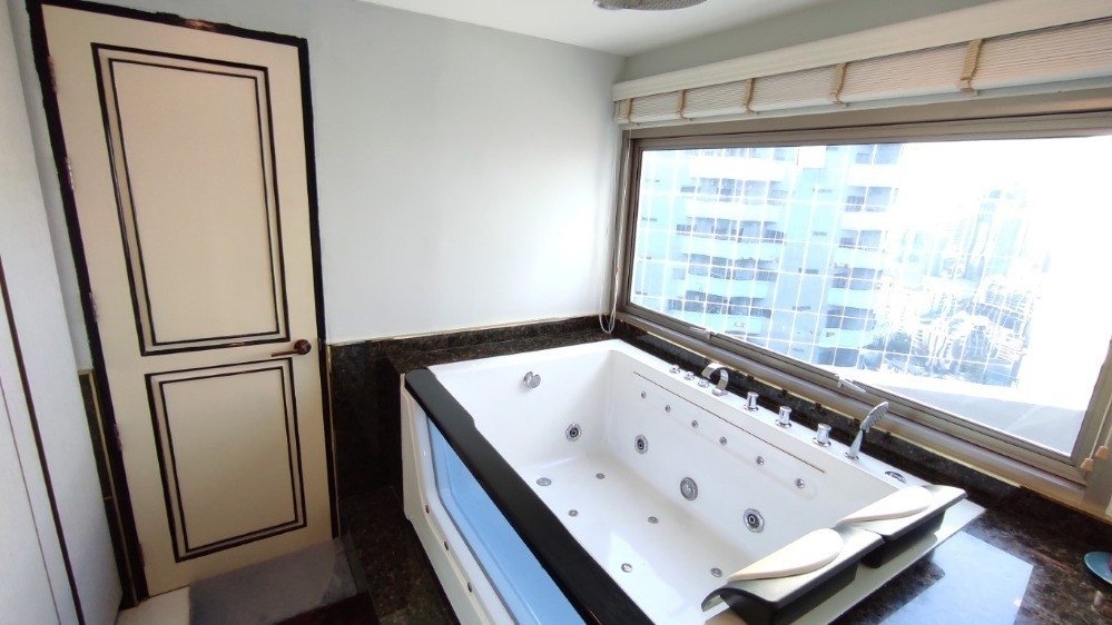 รูป LTH4294 – Wittayu Complex FOR SALE 2 beds 2 baths size 129.41 Sq.M. Nearby BTS Phloen Chit station ONLY 13.6 MB - รูปที่ 5/7