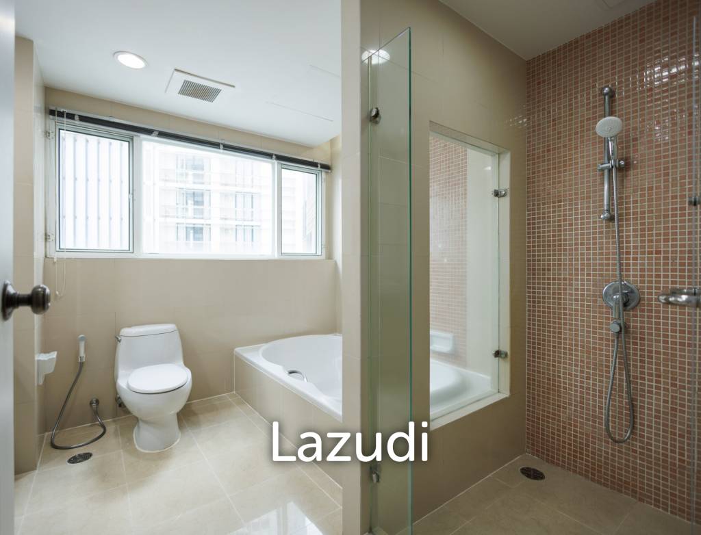 รูป 250.0 ตร.ม. 3 ห้องนอน 4 ห้องน้ำ คอนโดสำหรับ เช่าใน คลองตัน - รูปที่ 30/31