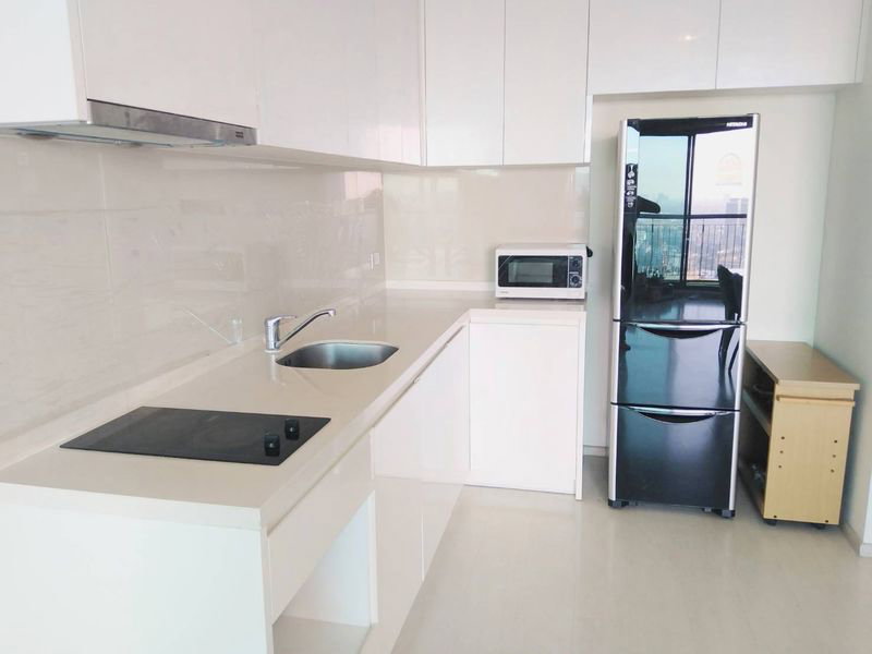 รูป ขาย คอนโด  Rhythm Sukhumvit 42 ราคาดีที่สุดในตลาด  2 ห้องนอน 2 ห้องน้ำ | ชั้นสูง  - รูปที่ 4/9