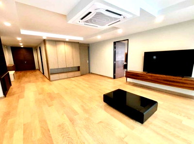 Condos for rent : LTH5140 – Avenue 61 FOR RENT 4 beds 4 baths size 272 Sq.M. Nearby BTS Ekkamai station ONLY 100k/Month