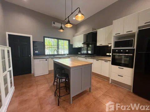 4 Bedrooms house for rent at Laurel Park 5998521