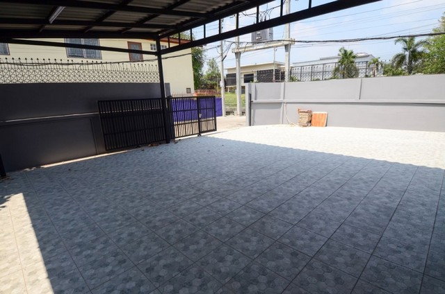 รูป HR3324ให้เช่าบ้านเดี่ยวหลังมุม ทำเลโชคชัย 4 เหมาะมากสำหรับโฮมออฟฟิศ หรืออยู่อาศัย จอดรถได้สูงสุด 6 คัน - รูปที่ 5/15