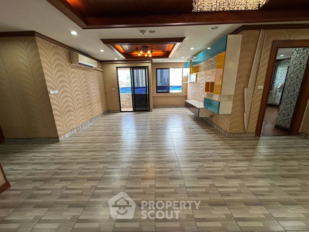 รูป คอนโด 3-ห้องนอน ที่ สี่พระยา ริเวอร์วิว คอนโดมิเนียม ใกล้ MRT หัวลำโพง (ID 2484533) - รูปที่ 4/23