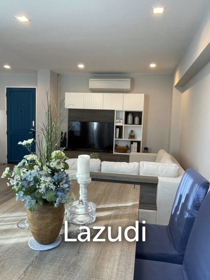 picture The Crest Santora : Pool Access Duplex 3 Bedroom Condo - 3/8