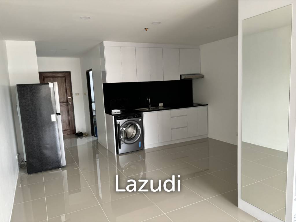 picture Studio 1 Bathroom 53.65 SQ.M. PKCP Tower - 1/5