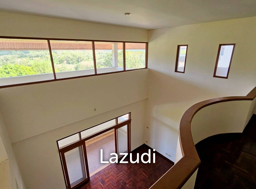Foreign Freehold 4-Bedroom Penthouse for Sale at Blue Canyon Country Club - image 6