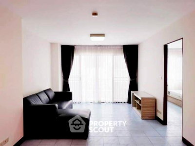 Condos for rent Don Mueang Airport : 1-BR Condo at Sathon Place Building near BTS Wongwian Yai (ID 2134261)