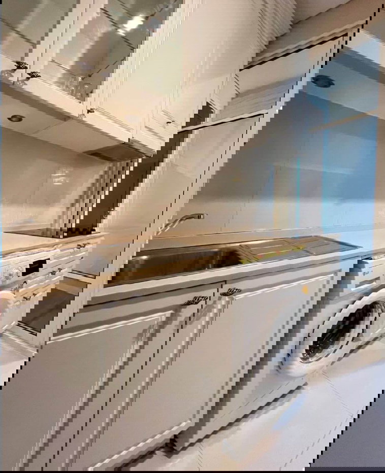 picture Ivy Thonglor - 4/18