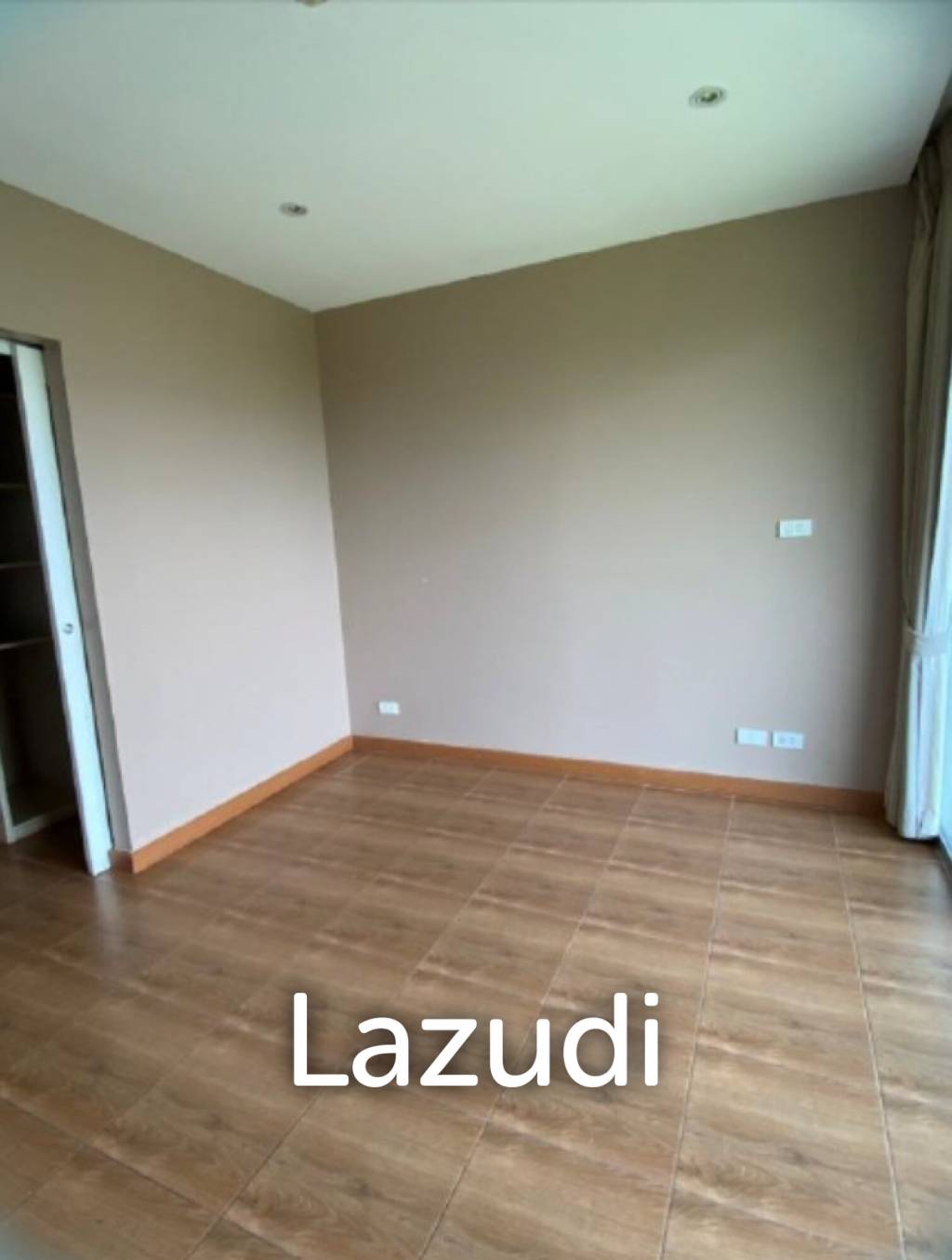 Spacious 2-Bedroom Condo for Sale in Mueang Phuket - image 2