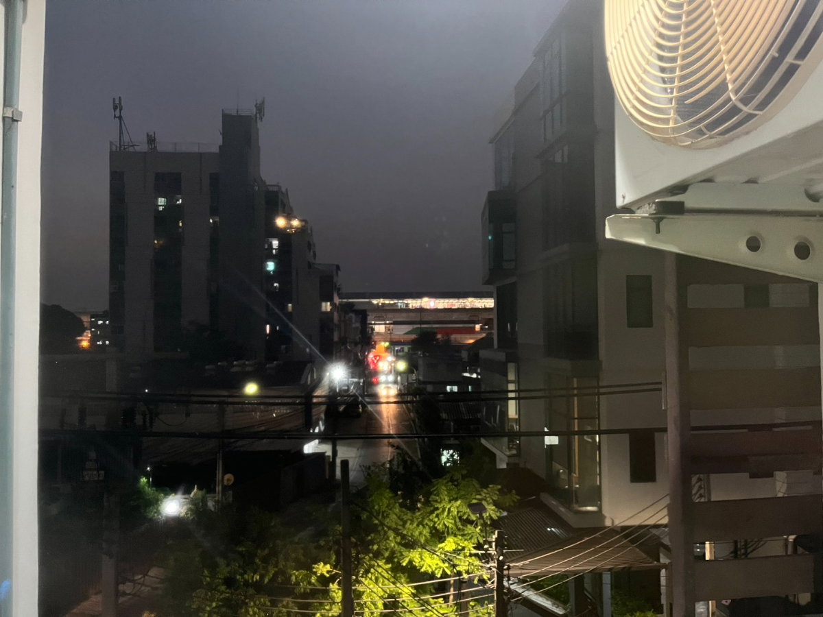 รูป ห้องโปร่ง มุมดี ตำแหน่งสระว่ายน้ำ สัญญา 2 ปี เดอะ คริสตัล รัตนาธิเบศร์ 3 @0869019827 - รูปที่ 4/7