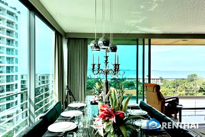 Condos for sale : Penthouse in the Heart of Pratumnak for Sale!