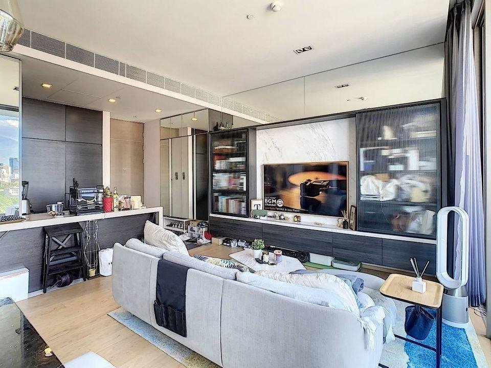 picture LTH15677 ; Saladaeng One FOR SALE 1 bed 1 bath size 57 Sq.M. Nearby MRT Lumphini station ONLY 23 MB - 2/7