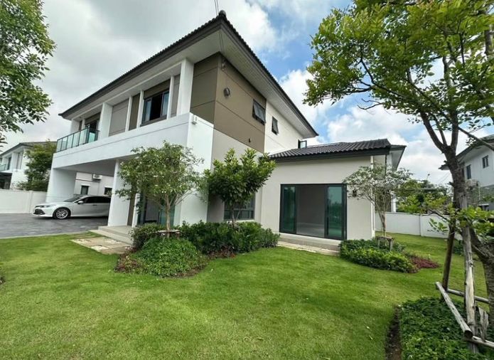 4-bed house for rent, 320 sqm, 110 sq wah, Centro Bangbon