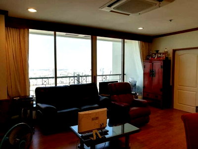 ขายคอนโด : LTH4267 – Sathorn House FOR SALE 3 beds 2 bath size 120 Sq.M. Nearby BTS Surasak station ONLY 13.905 MB