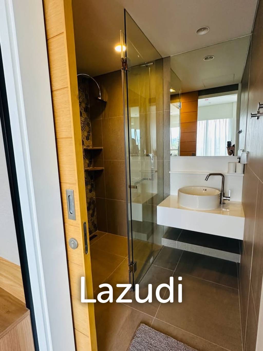 Brand New 1 Bedroom Laguna Lakeside For Sale - image 6