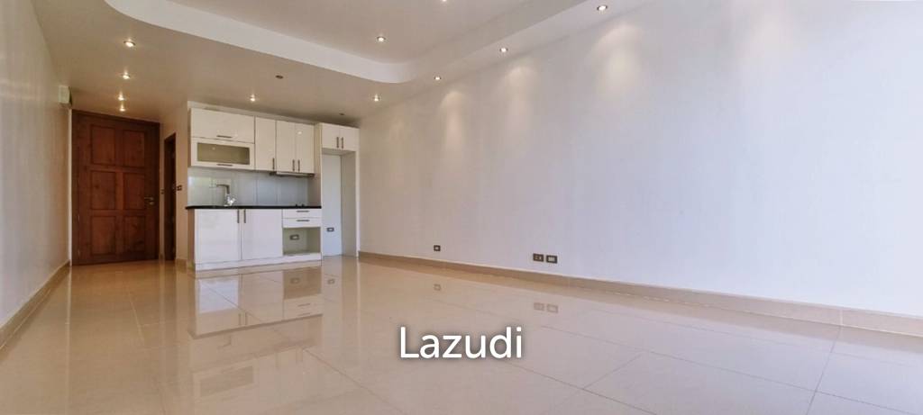 picture Studio 1 Bath 40 SQ.M. VIP Condochain - 2/9