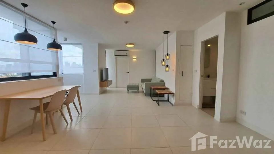 picture J.C. Tower 6112424 - 7/10