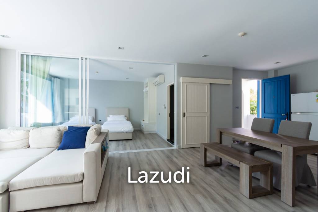 picture THE CREST SANTORA : Nice 2 Bed Pool view condo - 8/25