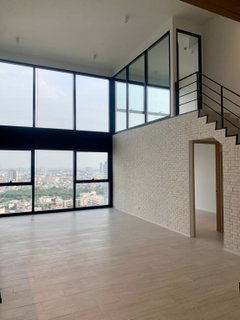 LTH3829 – The Lofts Silom FOR SALE 2 beds 2 baths size 107 Sq.M. Nearby BTS Surasak station ONLY 22 MB