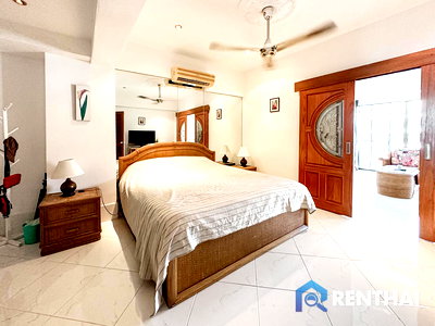 Condos for sale Pattaya : Don’t miss this large 1bedroom 80 sqm. Located near the popular beach Pattaya