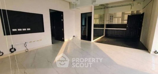 2-BR Condo at Sun Palace Condominium in Bang Kapi (ID 1839076)