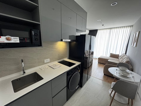 Brand new condo for rent at Skyrise Avenue Sukhumvit 64 (recently furnished). Owner renting directly.