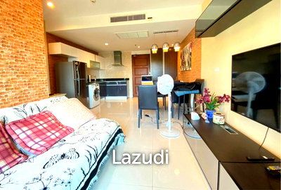 Condos for sale : 2 Bedroom 2 Bathroom 75 SQ.M. The Axis Condo