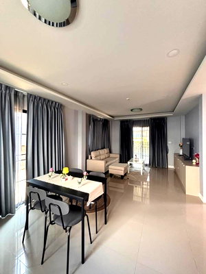 เช่าบ้านเดี่ยว แม็คโคร เชียงใหม่ : โครงการวรารมย์ พรีเมี่ยม แก้วนวรัฐ ปล่อยเช่า บ้าน 2 ชั้น สไตล์โมเดิร์น ตกแต่ง Built-in 