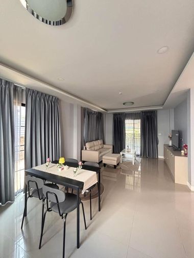 โครงการวรารมย์ พรีเมี่ยม แก้วนวรัฐ ปล่อยเช่า บ้าน 2 ชั้น สไตล์โมเดิร์น ตกแต่ง Built-in 