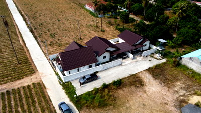 บ้านเดี่ยว ระยอง : 🏡 บ้านเดี่ยวชั้นเดียว ติดคลอง ราคาเป็นมิตร ใกล้ชิดธรรมชาติ Line @bzprOperty