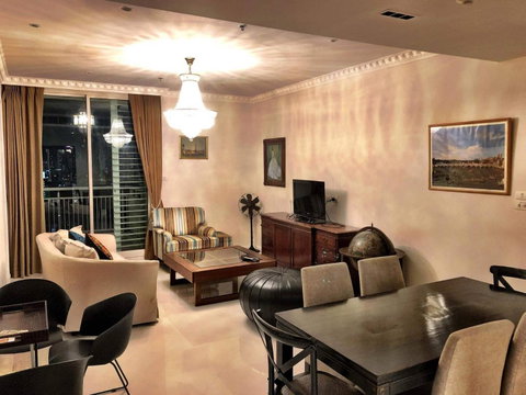 LTH4148 – The Empire Place FOR SALE Under market price 2 beds 2 baths 100 Sq.M. ONLY 13.5 MB