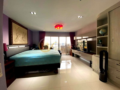 Condos for sale : The Waterford Diamond FOR SALE 146 SQ.M. 2 Bedrooms 2 Bathrooms near BTS Phrom Phong Station Price 14 MB