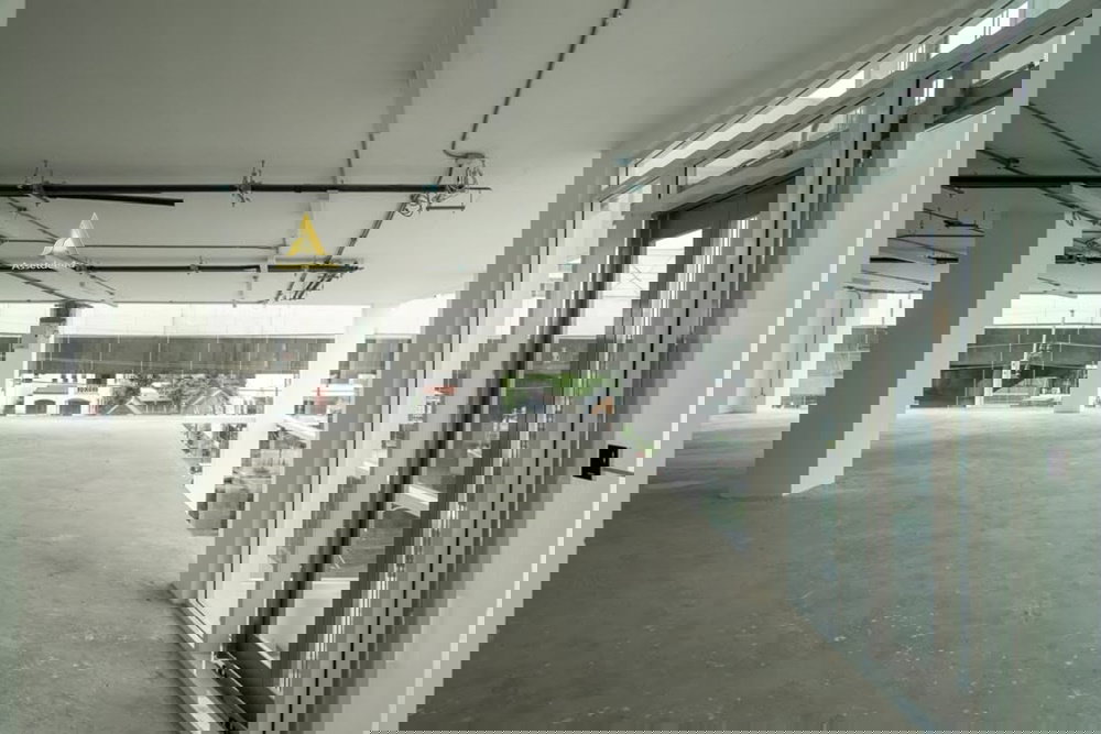 รูป ให้เช่าตึก 6 ชั้นรวมดาดฟ้า พื้นที่ 1,500 ตรม.จอดรถ 20 คัน ย่านพระราม 9  - รูปที่ 2/8