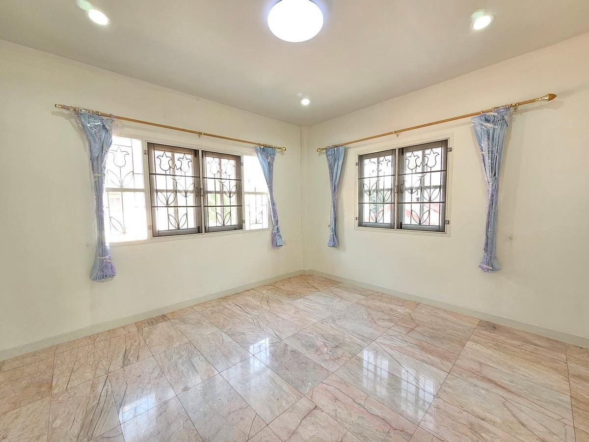 รูป 🏡 ให้เช่าบ้านเดี่ยว 2 ชั้น ย่านปิ่นเกล้า - ศาลายา | หมู่บ้านสวนดอกไม้ บรมราชชนนี 105 ✨ บ้านหลังใหญ่ ใกล้เมือง เดินทางสะดวก - รูปที่ 6/15