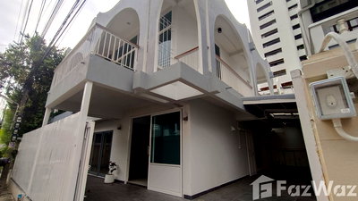 เช่าบ้านเดี่ยว ซอยทองหล่อ (สุขุมวิท 55) : บ้านเดี่ยวให้เช่า 3 ห้องนอน ใน คลองตันเหนือ, กรุงเทพมหานคร 1844730