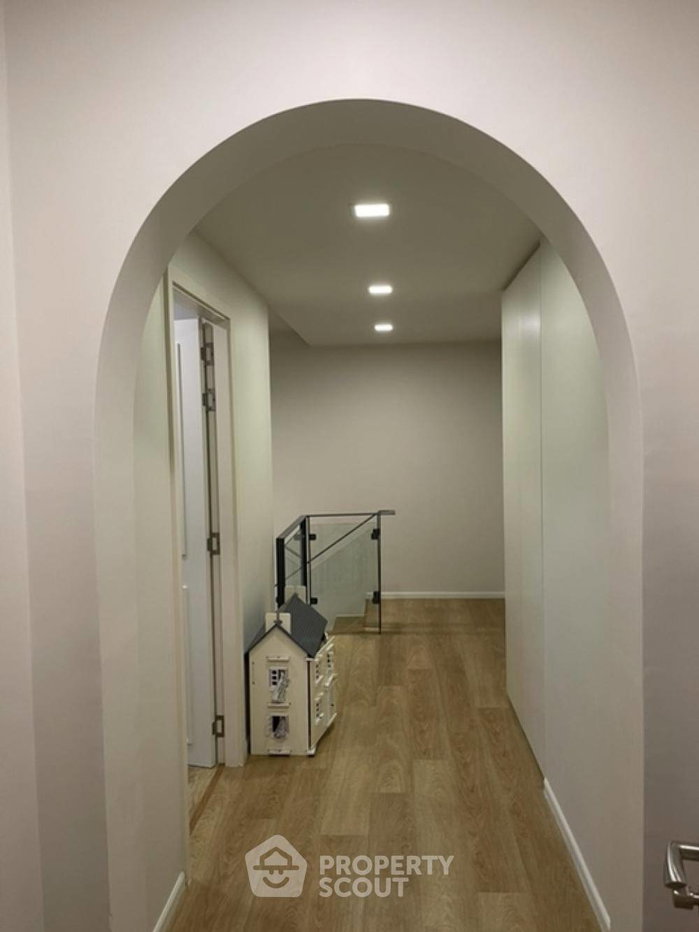 รูป คอนโด 4-ห้องนอน ที่ ดูแพล็กซ์ ใกล้ ถนนพระตำหนัก พัทยา (ID 1218890) - รูปที่ 18/19