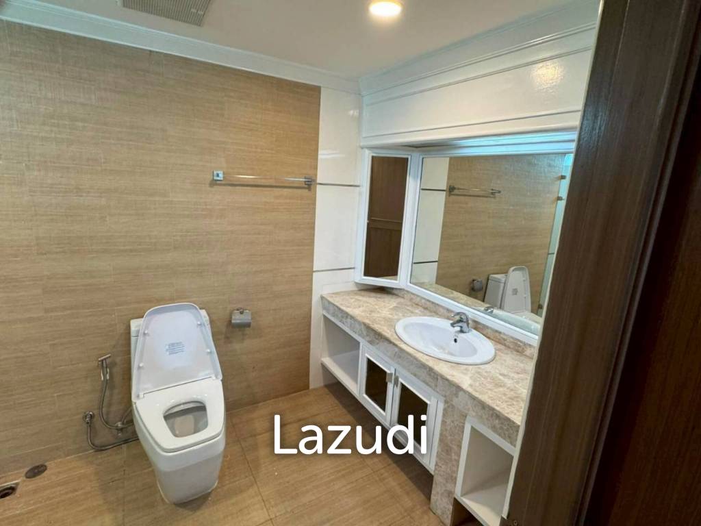 รูป 350.0 ตร.ม. 3 ห้องนอน 3 ห้องน้ำ คอนโดสำหรับ เช่าใน คลองเตยเหนือ - รูปที่ 18/20