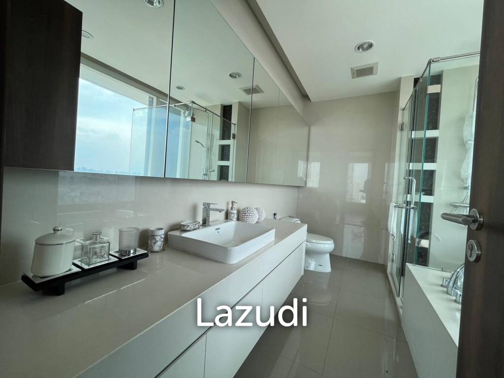picture Luxurious 3-Bed Condo at Menam Residences, Bangkok - 15/16
