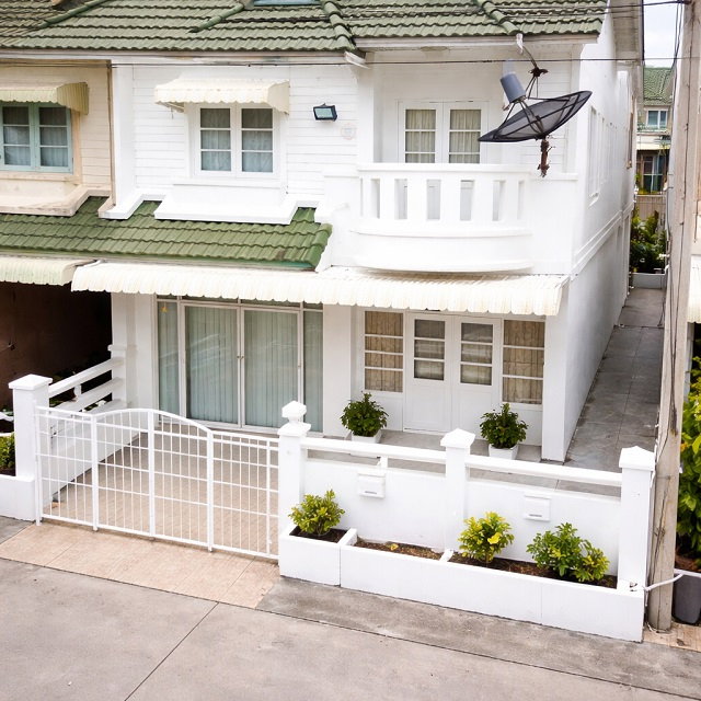 รูป บิ๊กซี รังสิต-นครนายก 700ม. ตลาดคลอง 4 1.2 กม. สนามกอล์ฟกรุงกวีและคันทรีคลับ ธัญญะคลอง 4 ทาวน์เฮาส์ให้เช่า 2 ชั้น 3นอน 2น้ำ - รูปที่ 1/8